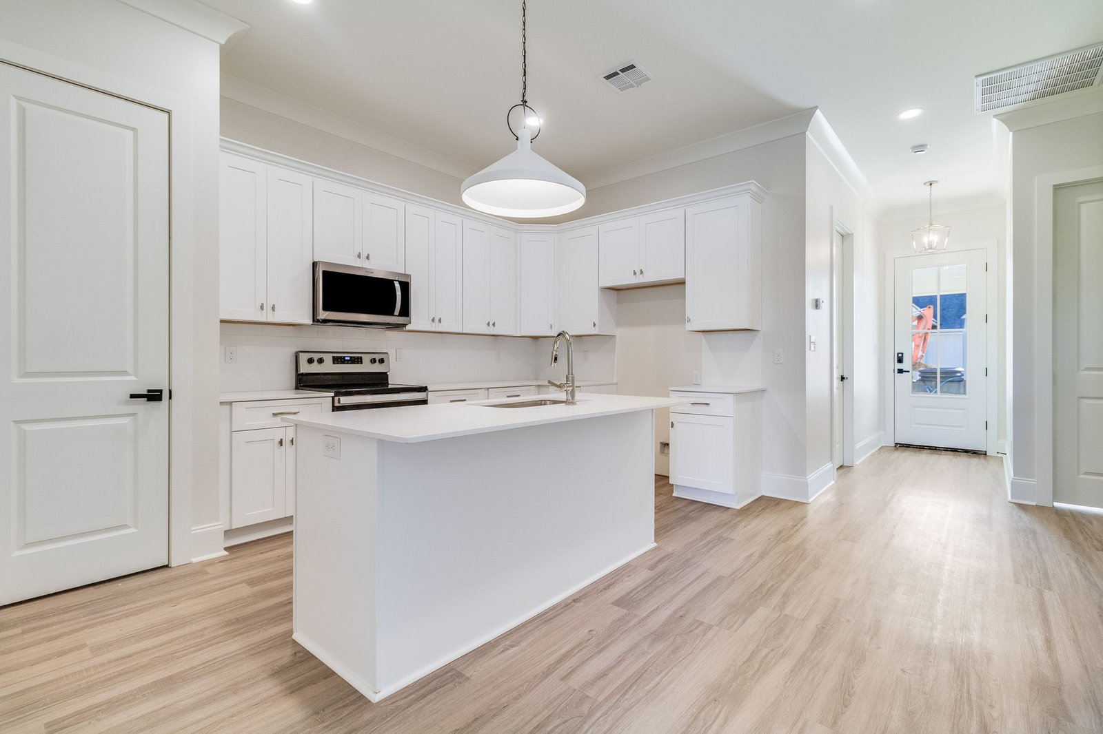 15-web-or-mls-303 305 Edsall Ln-14