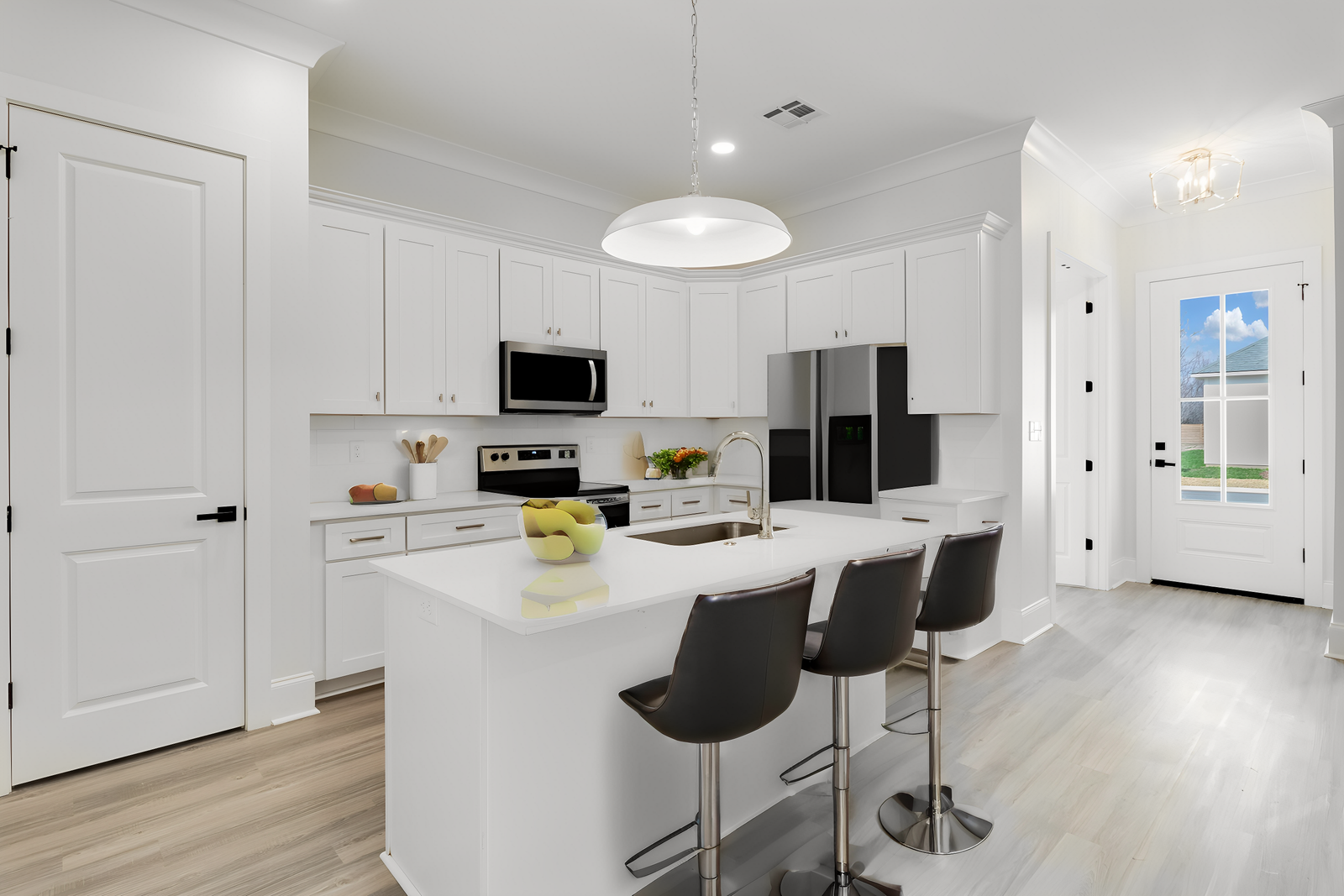 Staged 301 Edsall kitchen
